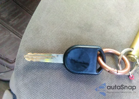 2008 Ford Focus Se/Ses z USA, uszkodzony, nr VIN 1FAHP33N18W106222